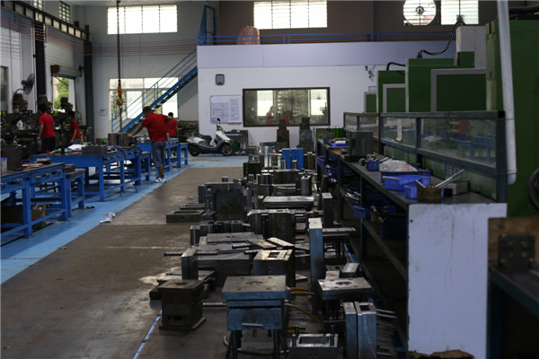 旭錦模具有限公司，模具部
